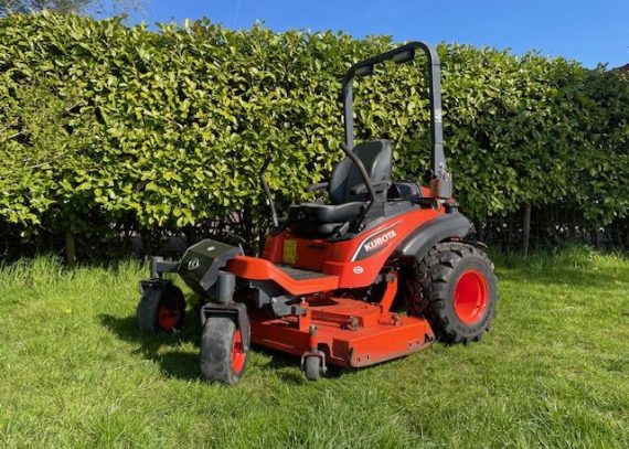Kubota ZD1211 Zero turn maaier