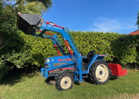 Iseki TA 207 met voorlader