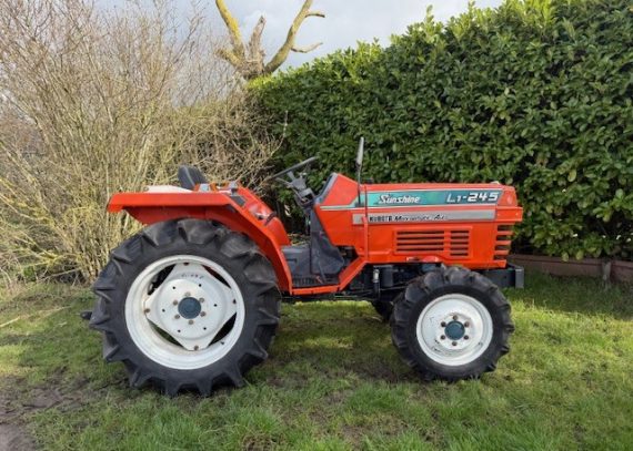 Kubota L1-245 DT 4WD