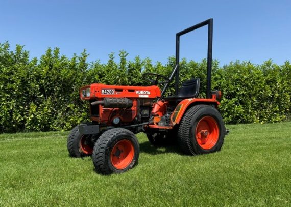 Kubota B4200 4WD
