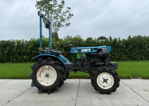 Kubota B7000 4wd